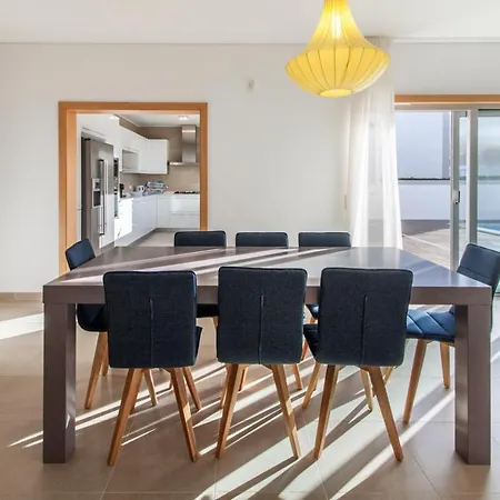 Villa Ferrel Sleeps 6 With Pool And Wifi