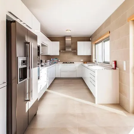 Ferrel Sleeps 6 With Pool And Wifi Villa