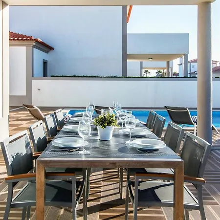 Ferrel Sleeps 6 With Pool And Wifi Villa Ferrel (Leiria)
